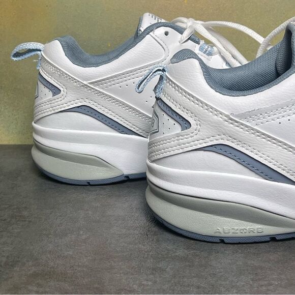 New Balance 608v5 Women's White Wide Leather Sneakers Size 9D - Picture 10 of 16